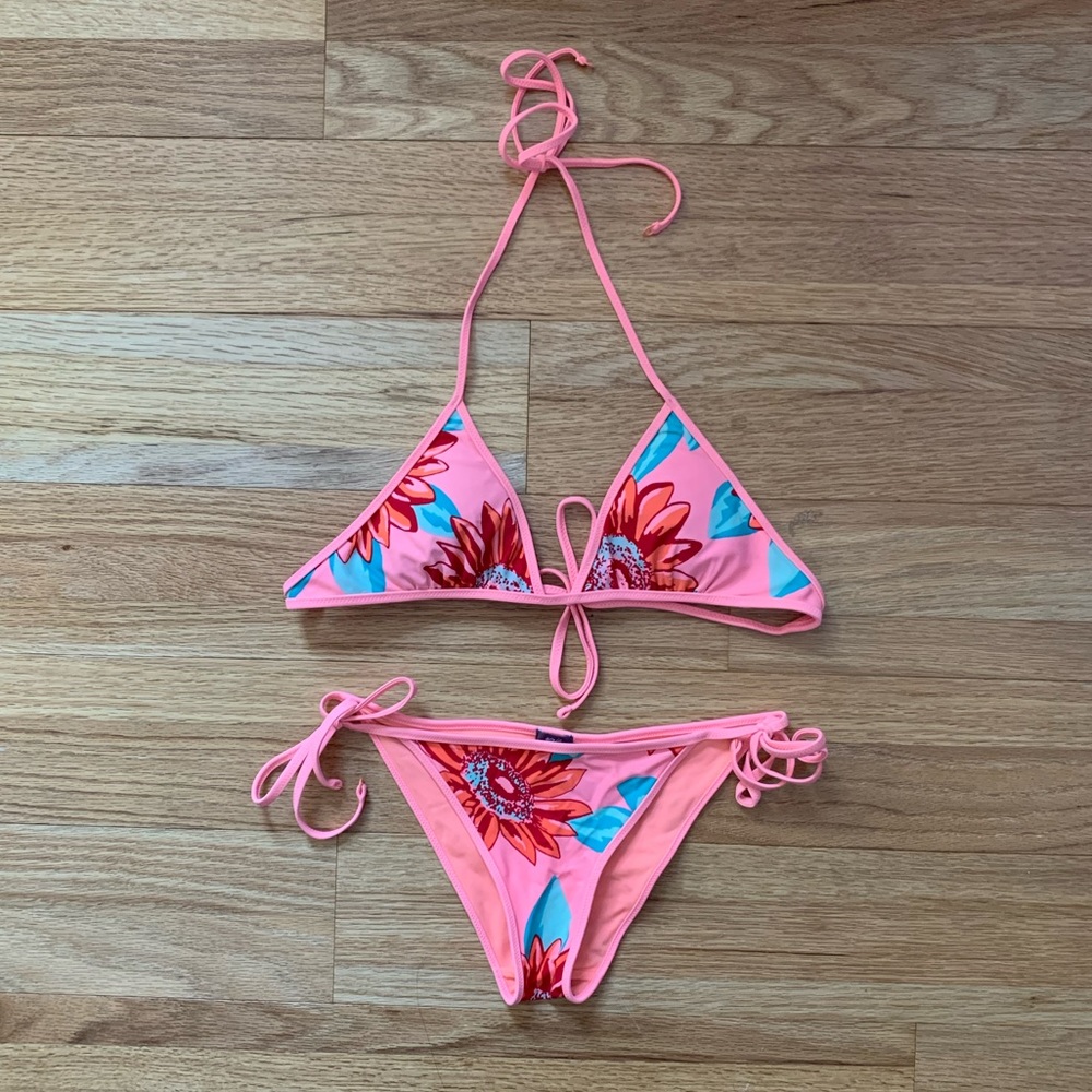 Aerie Multi-Colored Floral Bikini. Size XSmall.